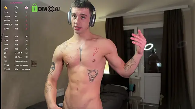 Snapshot of VincentSmith02 chatting on 11.15.25 VincentSmith02 online show from 11.15.25