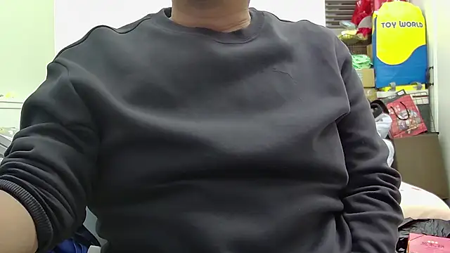 Snapshot of beartopslave chatting on 02.18.25 beartopslave online show from 02.18.25