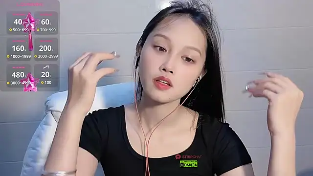 xunian71O online show from 02.16.25