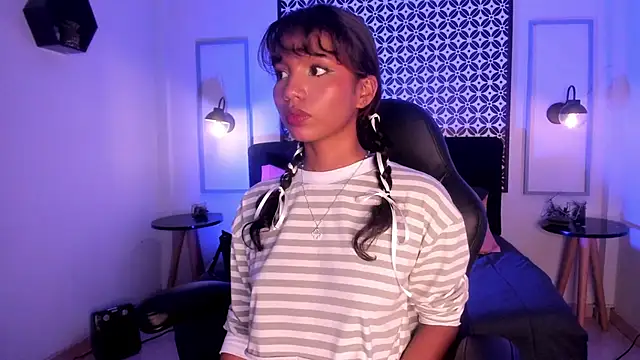 Gigi Strawberry online show from 03.14.25