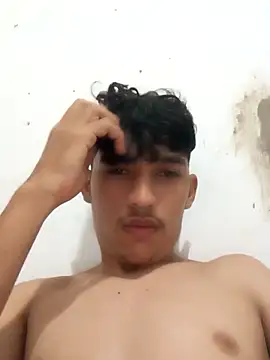 Snapshot of blzin20 chatting on 03.05.25 blzin20 online show from 03.05.25