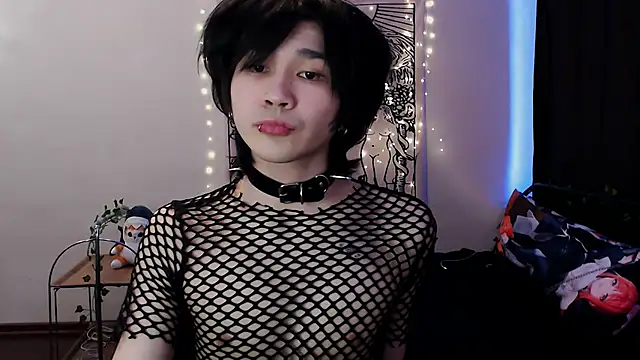 Snapshot of rennnuts chatting on 03.20.25 rennnuts online show from 03.20.25