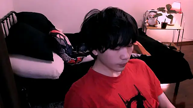 Snapshot of rennnuts chatting on 11.06.25 rennnuts online show from 11.06.25