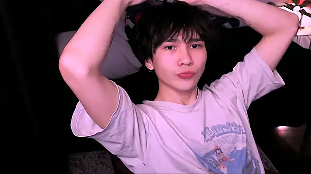 Snapshot of rennnuts chatting on 11.16.25 rennnuts online show from 11.16.25