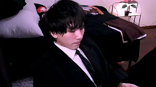 Snapshot of rennnuts chatting on 11.21.25 rennnuts online show from 11.21.25