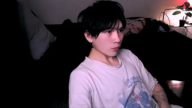 Snapshot of rennnuts chatting on 11.23.25 rennnuts online show from 11.23.25