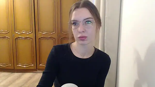 Snapshot of aurora_lust chatting on 11.18.25 aurora lust online show from 11.18.25