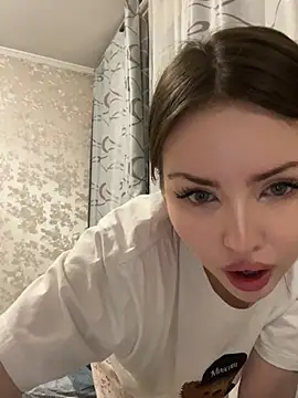 Snapshot of Lora_Rosee chatting on 03.07.25 Lora Rosee online show from 03.07.25