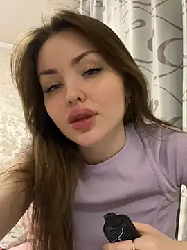 Snapshot of Lora_Rosee chatting on 03.11.25 Lora Rosee online show from 03.11.25