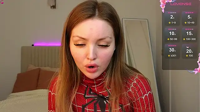 Snapshot of Lora_Rosee chatting on 09.19.25 Lora Rosee online show from 09.19.25