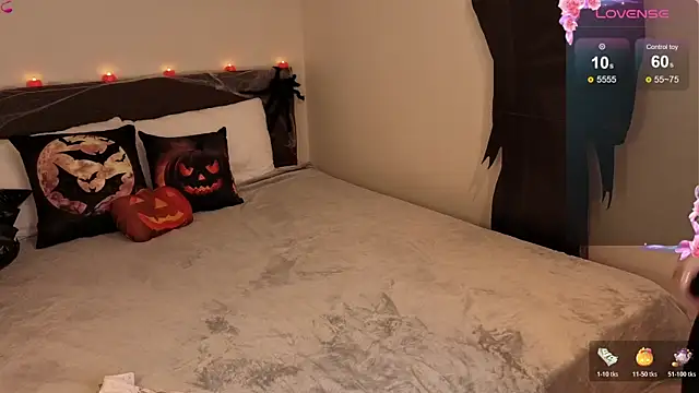 Snapshot of Lora_Rosee chatting on 10.23.25 Lora Rosee online show from 10.23.25