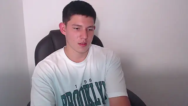 JamesCr  online show from 02.26.25