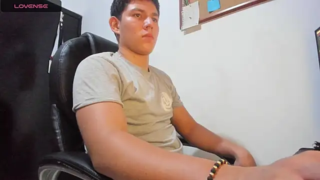 JamesCr  online show from 03.18.25