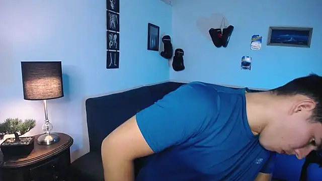 JamesCr  online show from 03.30.26