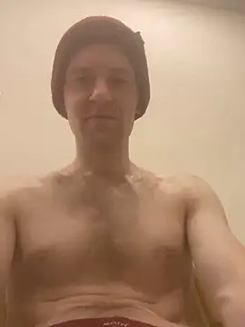 Snapshot of LynnAhNight chatting on 02.25.25 LynnAhNight online show from 02.25.25