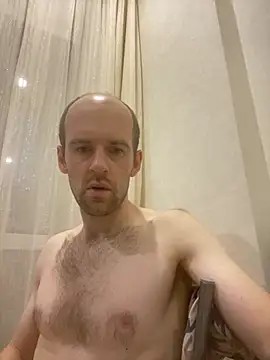 Snapshot of LynnAhNight chatting on 09.20.25 LynnAhNight online show from 09.20.25