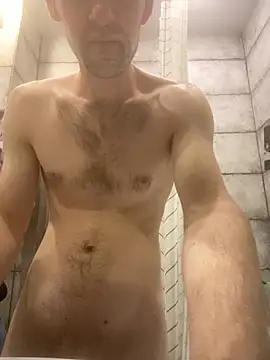 Snapshot of LynnAhNight chatting on 09.22.25 LynnAhNight online show from 09.22.25