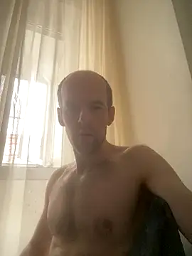 Snapshot of LynnAhNight chatting on 09.28.25 LynnAhNight online show from 09.28.25