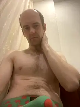 Snapshot of LynnAhNight chatting on 10.07.25 LynnAhNight online show from 10.07.25