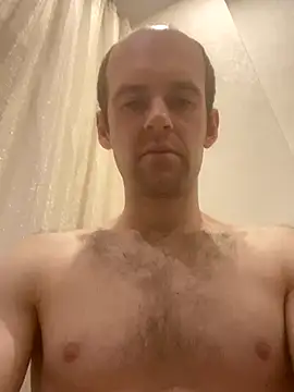 Snapshot of LynnAhNight chatting on 10.08.25 LynnAhNight online show from 10.08.25