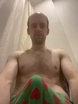 Snapshot of LynnAhNight chatting on 10.10.25 LynnAhNight online show from 10.10.25