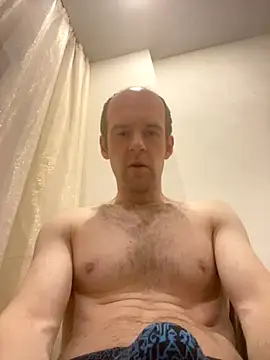 Snapshot of LynnAhNight chatting on 10.14.25 LynnAhNight online show from 10.14.25