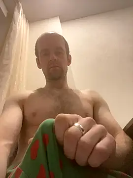 Snapshot of LynnAhNight chatting on 10.18.25 LynnAhNight online show from 10.18.25