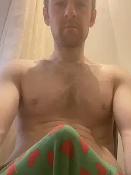 Snapshot of LynnAhNight chatting on 10.19.25 LynnAhNight online show from 10.19.25