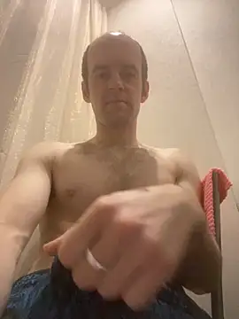 Snapshot of LynnAhNight chatting on 10.21.25 LynnAhNight online show from 10.21.25