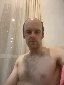 Snapshot of LynnAhNight chatting on 10.28.25 LynnAhNight online show from 10.28.25