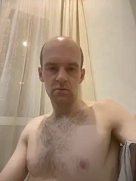 Snapshot of LynnAhNight chatting on 11.04.25 LynnAhNight online show from 11.04.25