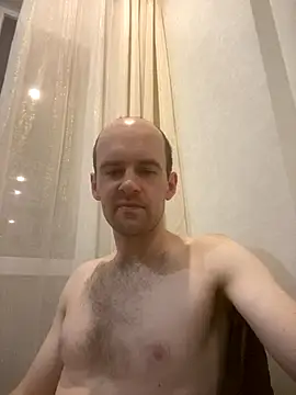 Snapshot of LynnAhNight chatting on 11.19.25 LynnAhNight online show from 11.19.25