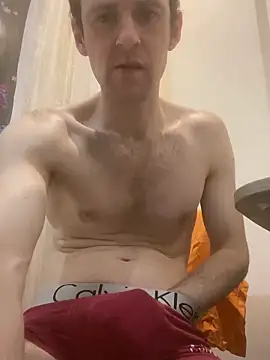 LynnAhNight online show from 04.10.26