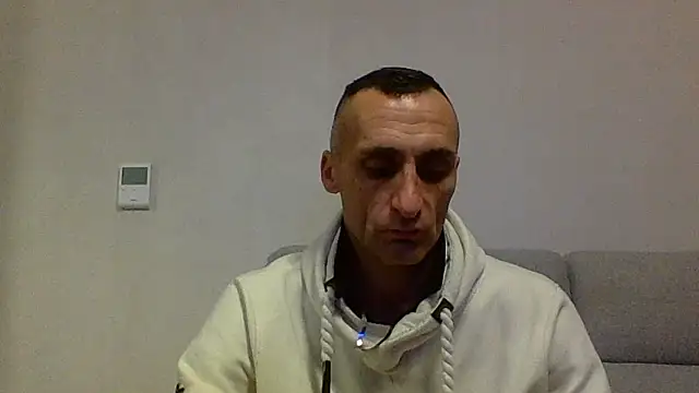 ANGELSANTAMARIA- online show from 11.18.25