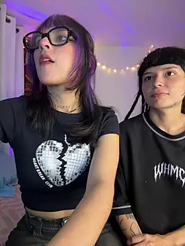 Snapshot of mavimist__ chatting on 03.15.26 mavimist online show from 03.15.26