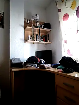 Snapshot of jonymoreno chatting on 11.10.25 jonymoreno online show from 11.10.25