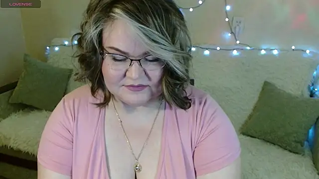 Vivien  wet online show from 02.04.25