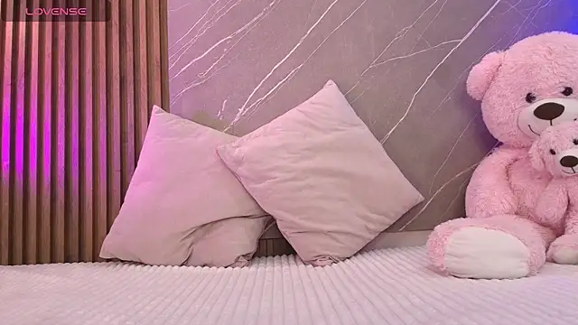 Snapshot of ariana_jhonson1 chatting on 02.25.26 ariana jhonson1 online show from 02.25.26