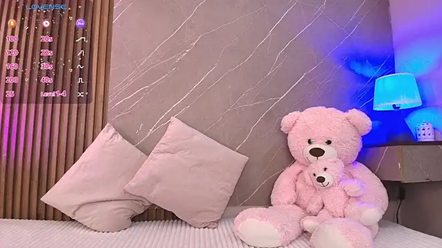 Snapshot of ariana_jhonson1 chatting on 02.28.26 ariana jhonson1 online show from 02.28.26