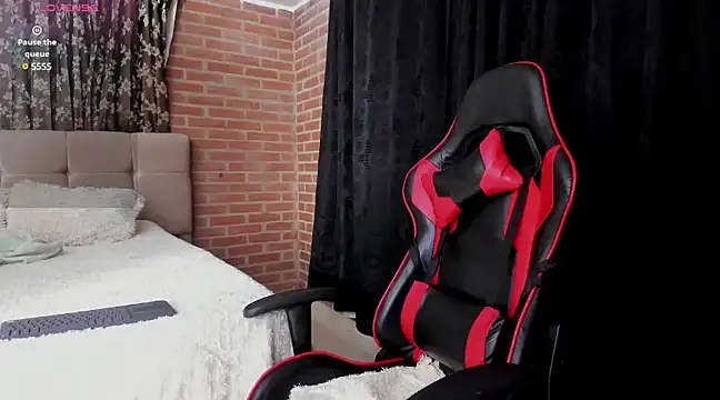 Snapshot of playsweetashley_ chatting on 02.06.25 playsweetashley online show from 02.06.25