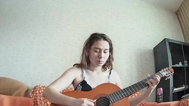 girliemilk online show from 02.15.25