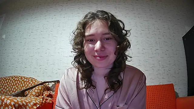 girliemilk online show from 10.29.25