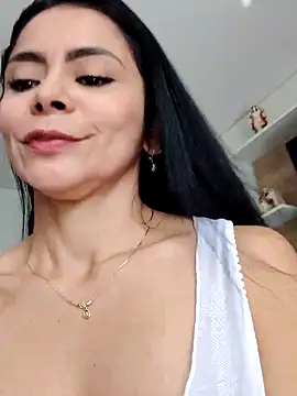 Snapshot of hema_gold chatting on 11.02.25 hema gold online show from 11.02.25