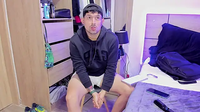 Snapshot of ILoveNYStyle chatting on 03.11.25 ILoveNYStyle online show from 03.11.25