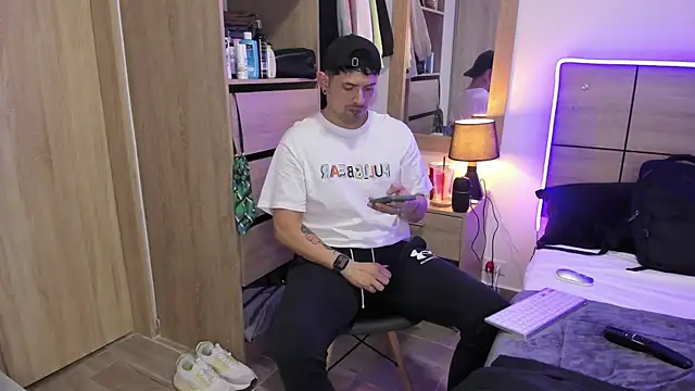 Snapshot of ILoveNYStyle chatting on 03.11.25 ILoveNYStyle online show from 03.11.25