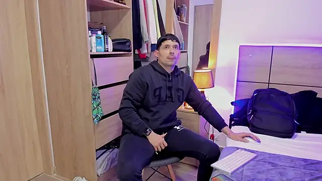 Snapshot of ILoveNYStyle chatting on 03.12.25 ILoveNYStyle online show from 03.12.25