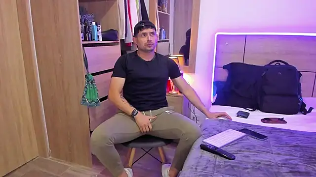 Snapshot of ILoveNYStyle chatting on 03.19.25 ILoveNYStyle online show from 03.19.25