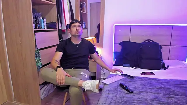 Snapshot of ILoveNYStyle chatting on 03.19.25 ILoveNYStyle online show from 03.19.25