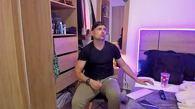 Snapshot of ILoveNYStyle chatting on 03.20.25 ILoveNYStyle online show from 03.20.25