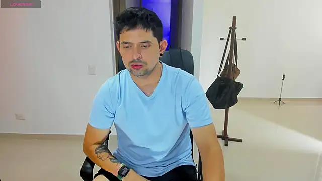 Snapshot of ILoveNYStyle chatting on 09.23.25 ILoveNYStyle online show from 09.23.25